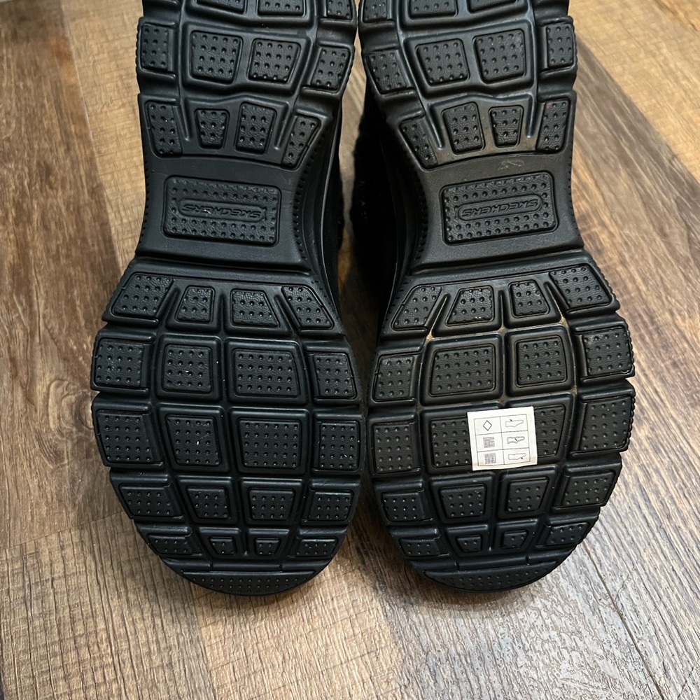 Sketchers Slip-Ins Ankle Boots - Picture 4 of 4
